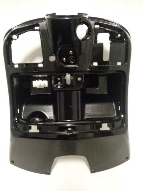 Kokpit Wypełnienie kolan Vespa GTS kolor czarny