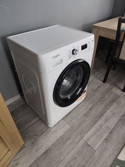 Pralką Whirlpool 7 kg. Rok gwarancji!!!