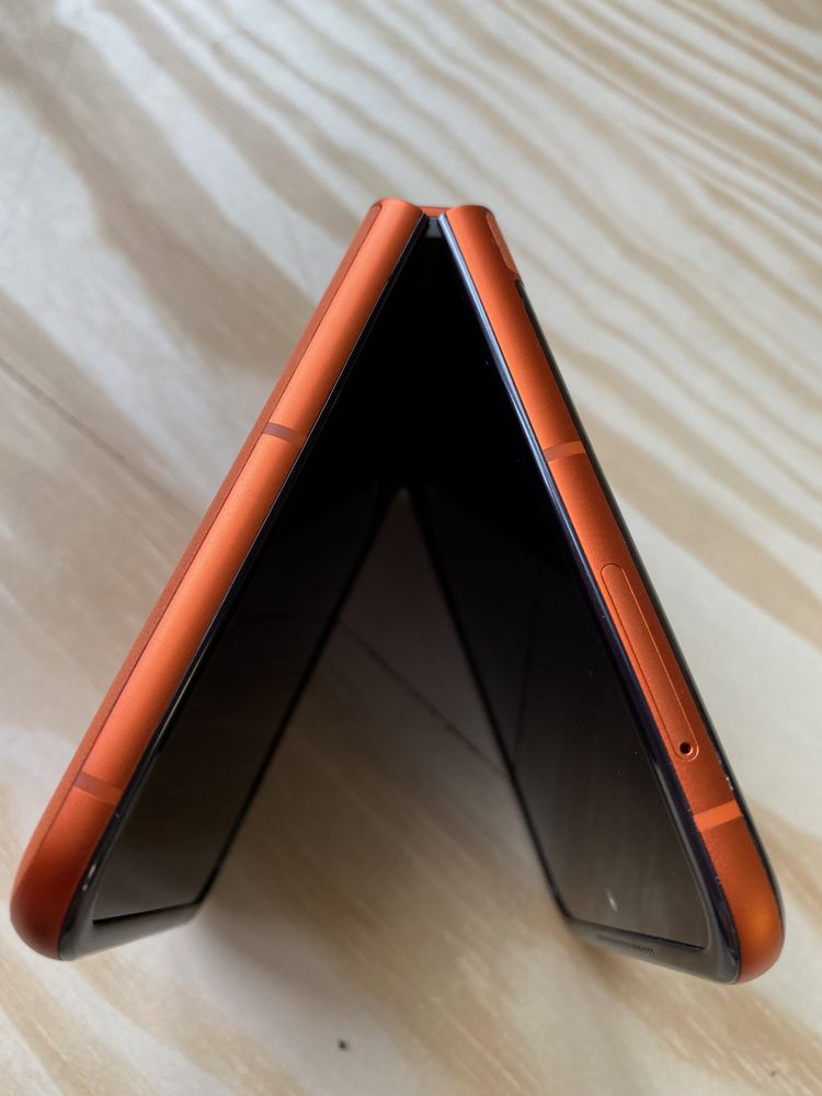 Motorola razr 2024 8/256gb