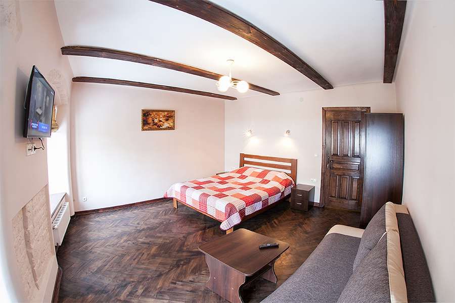 Від власника,до 6-и осіб сучасна квартира в центрі на вул.Вірменській.