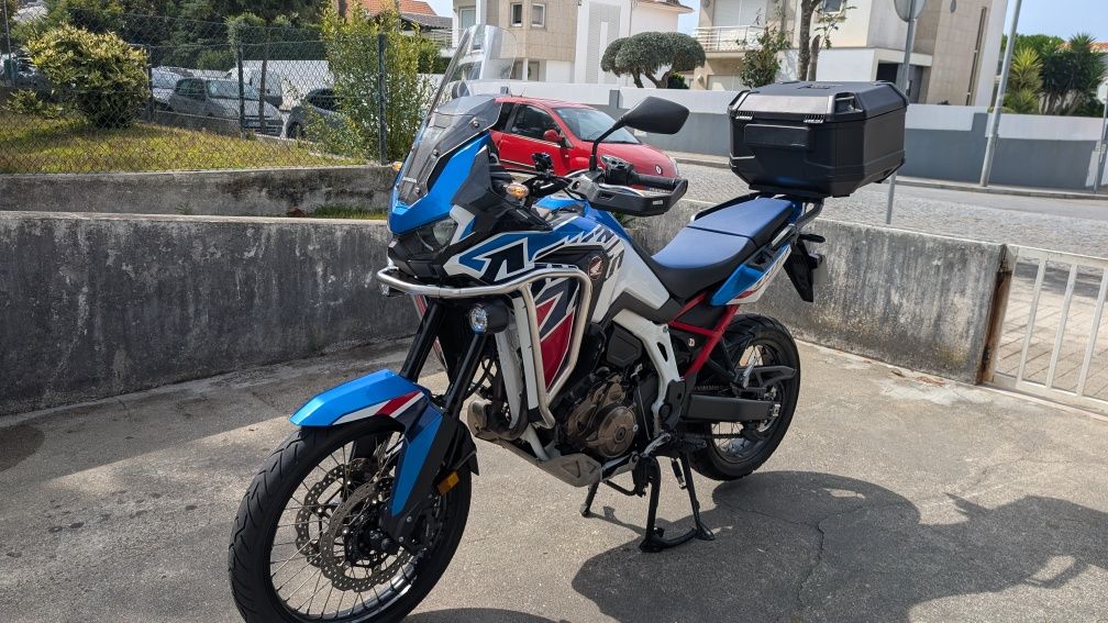África Twin Tricolor 2023