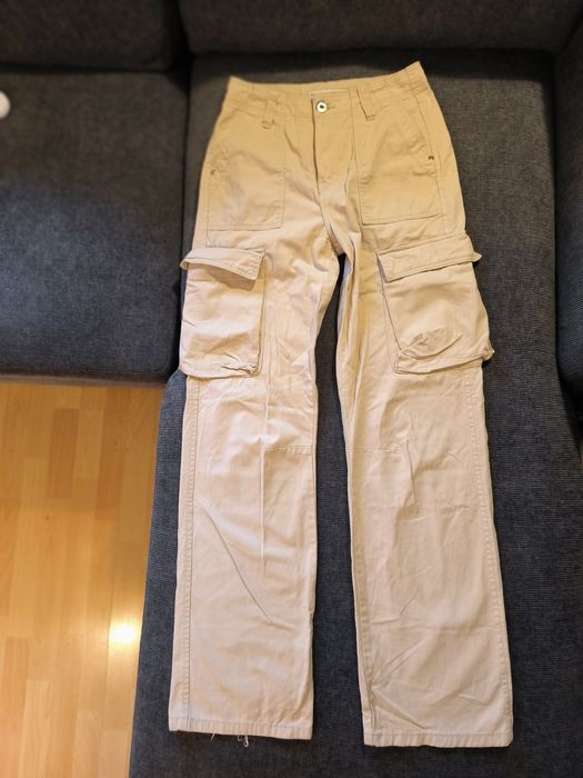 Spodnie cargo z szeroką nogawka  Bershka