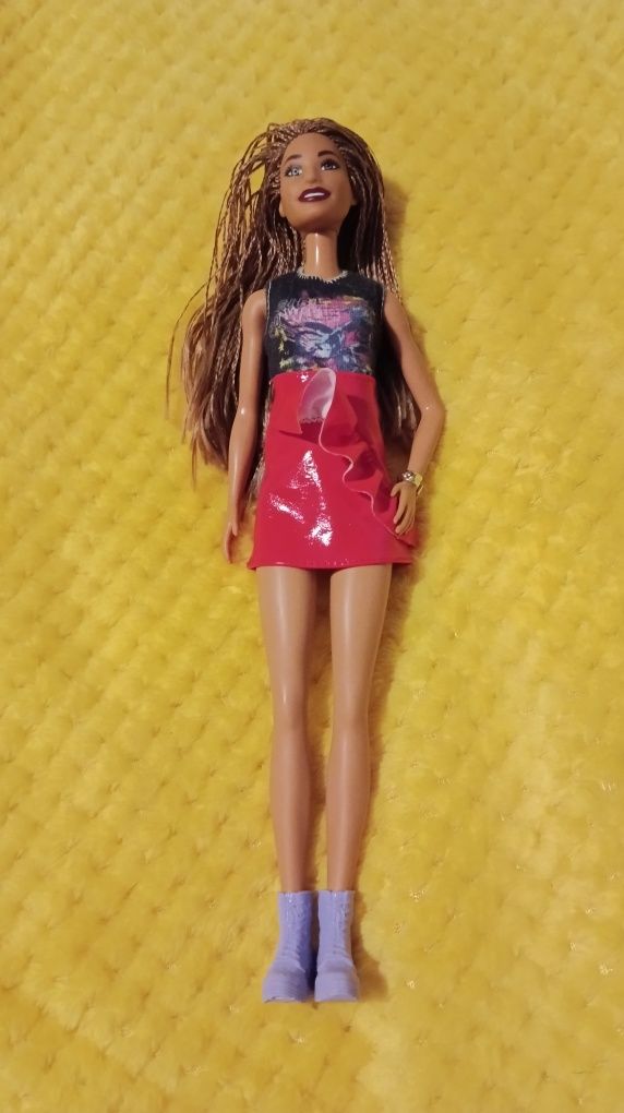 Lalka Barbie Fasionistas wysoka z warkoczykami