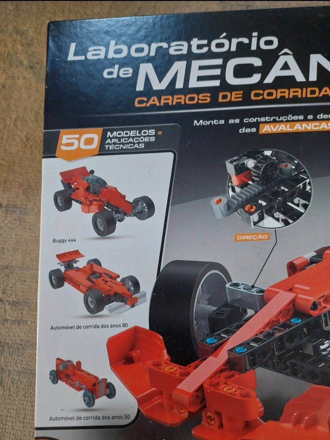 Puzzle de ciências e construção automóvel