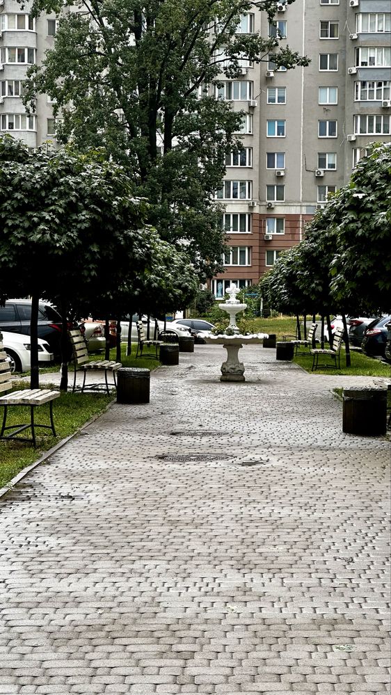 Продаж великої 1 - квартири 57 м2 з ремонтом біля парку