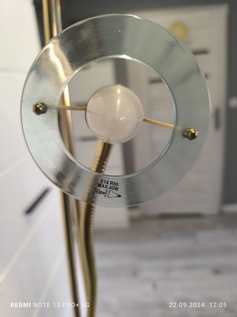 Lampa stojąca dwa kolory oświetlenia ciepłe i zimne