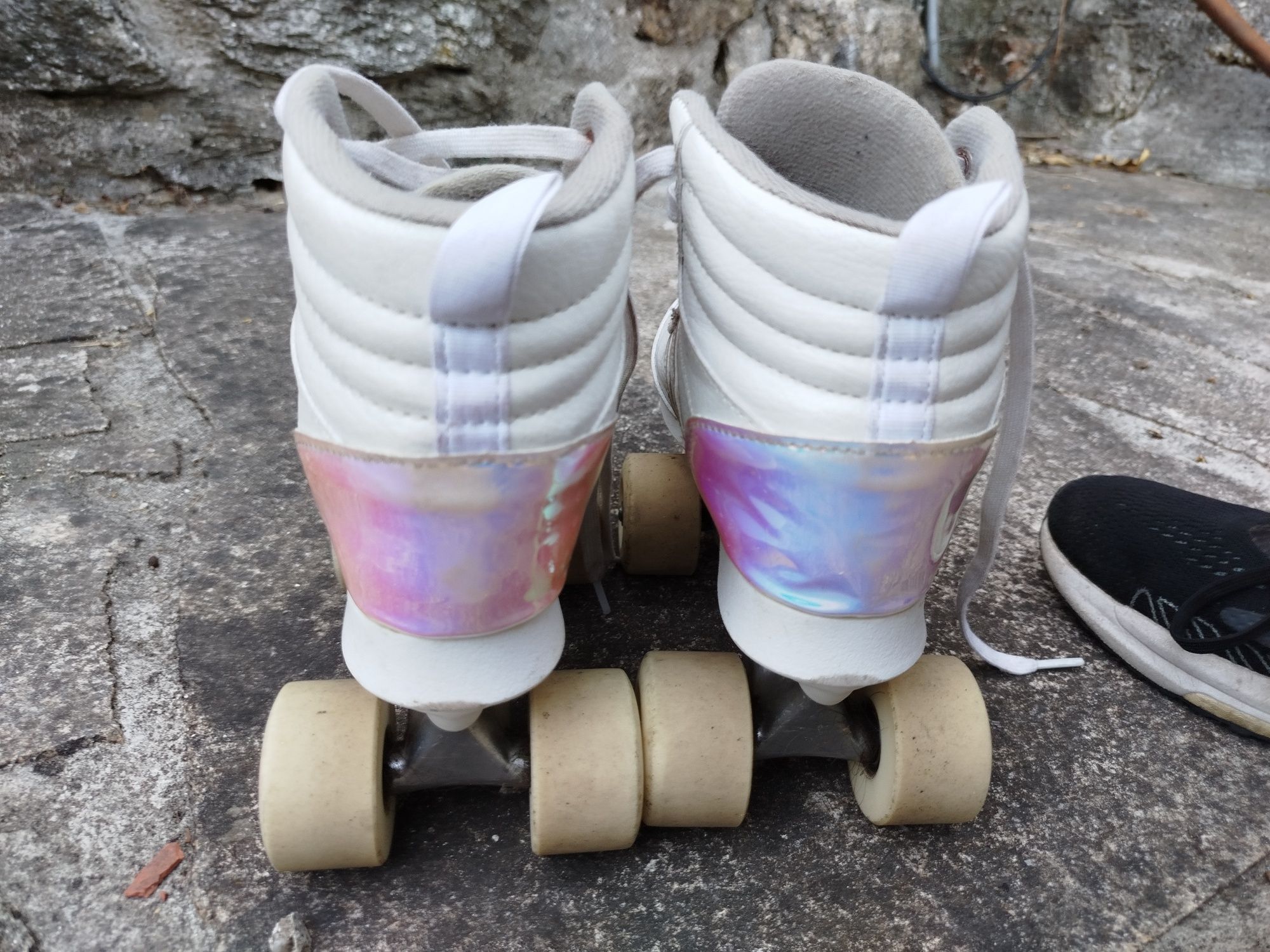 Patins brancos da oxelo.