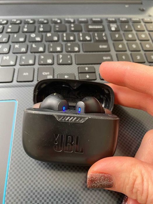 JBL Tune 230NC TWS навушники