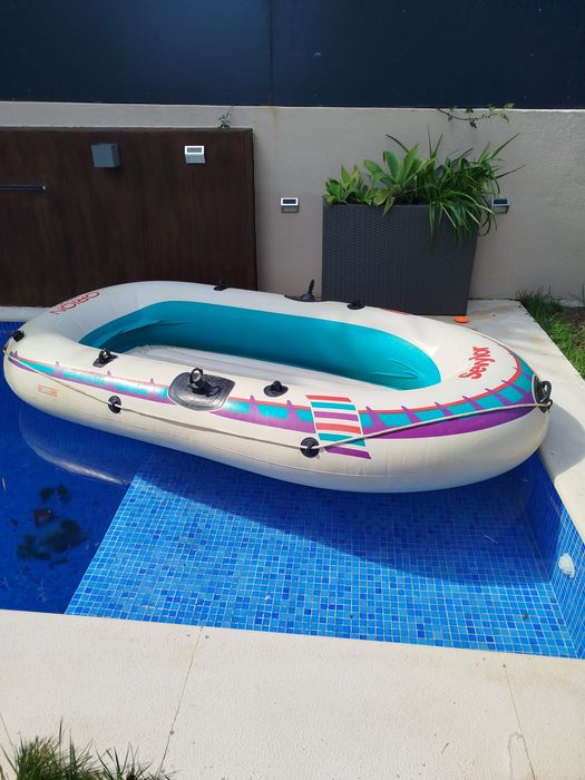 Tenda, barco, mesa e acessório para higiene