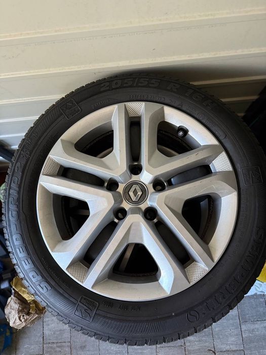 Sprzedam 4 felgi stalowe 16" 5x114.3 z oponami zimowymi 205/55/R16