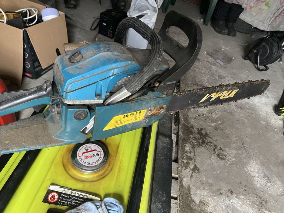 Продам.  Бензопила Урал