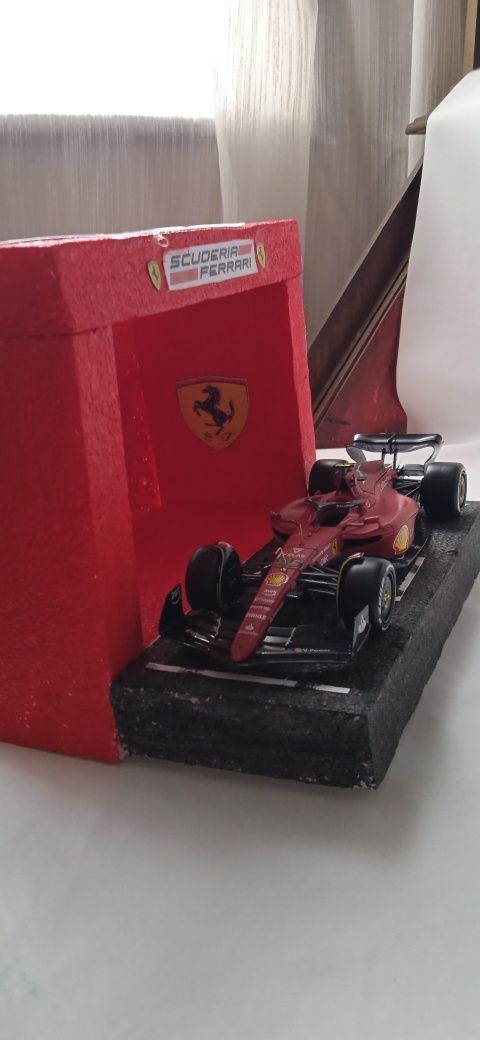 Boxe Ferrari F1 , Carlos Sainz 2022