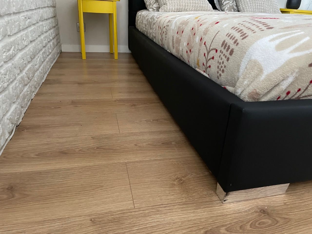 Łóżko Tapicerowane Skóra 140x200 + dno łóżka