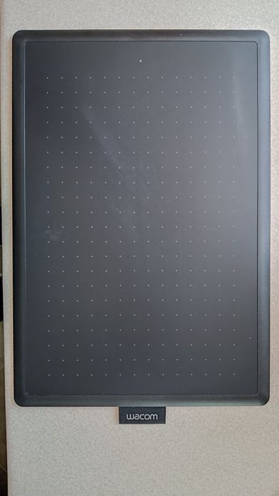 One by Wacom CTL-672 tablet graficzny