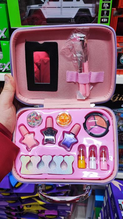 Косметика в чемодані Unicorn якісна лаки,тіні,помада єдиноріг