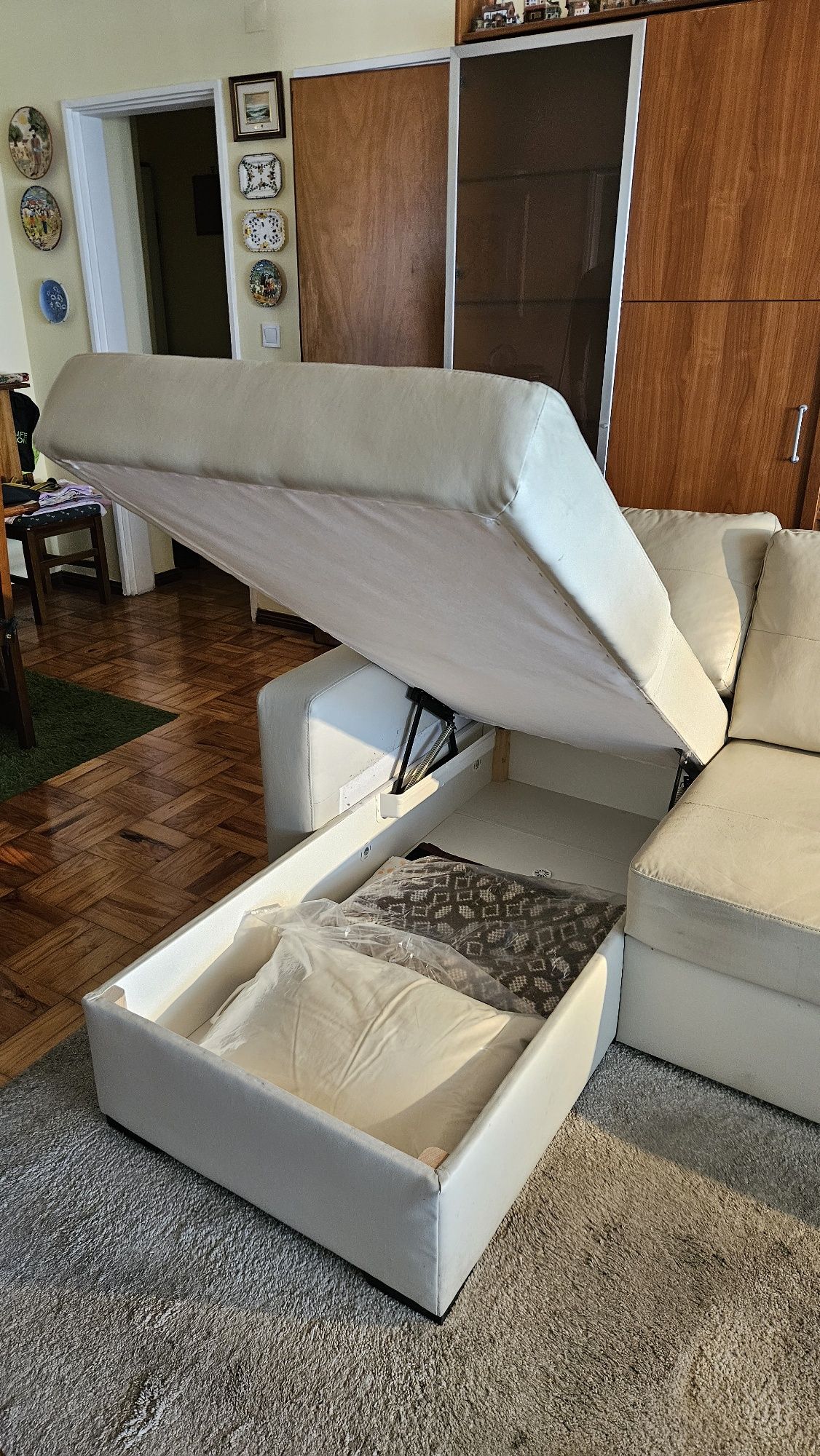 Sofá ikea com Chaise Longe beje