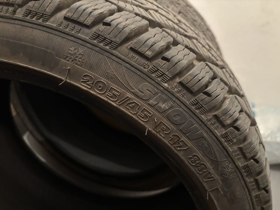 Opony zimowe 205/45 R17 2024 Kormoran Snow