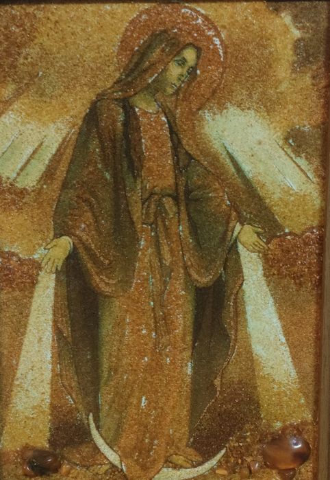 Quadro de Nossa Senhora das  Graças em âmbar. .