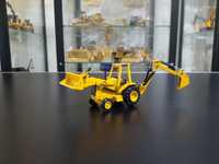 Miniatura Caterpillar 416 1:50 (NZG 285) NOVA