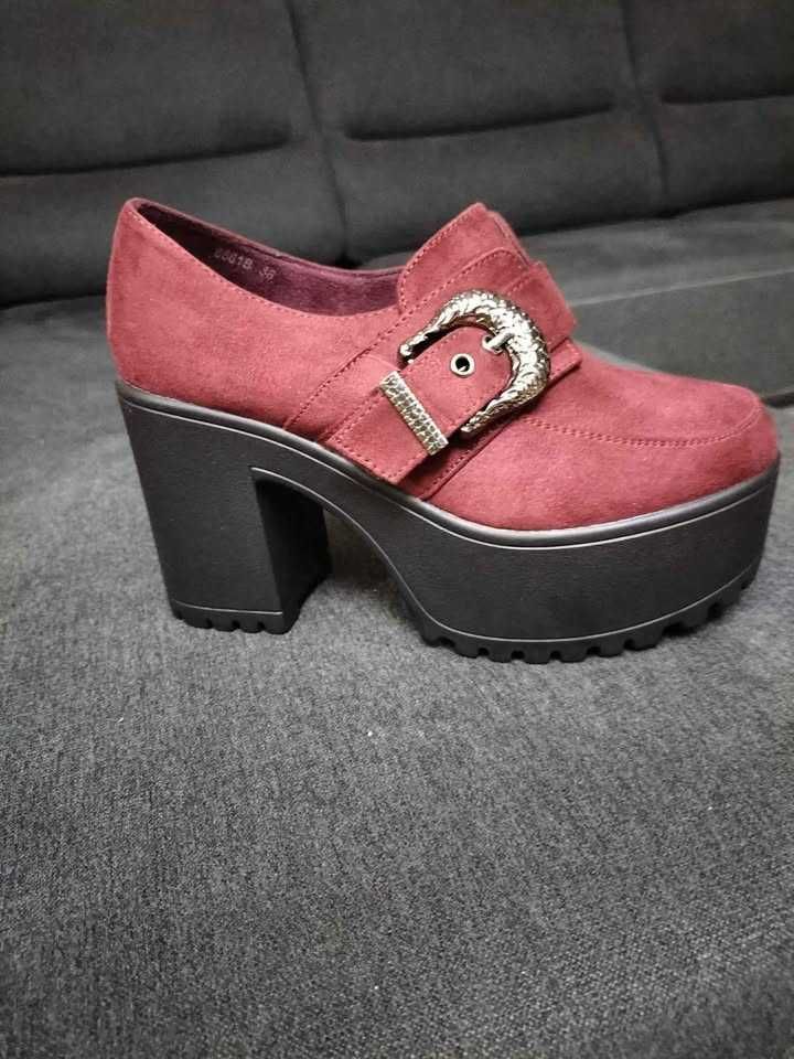 Vendo Sapatos NOVOS sem estrear