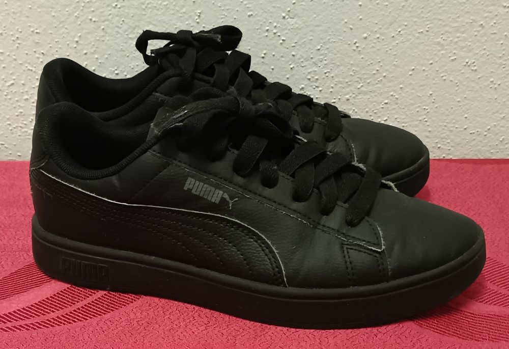 Buty dziecięce Puma rozmiar 38.5/Czarne