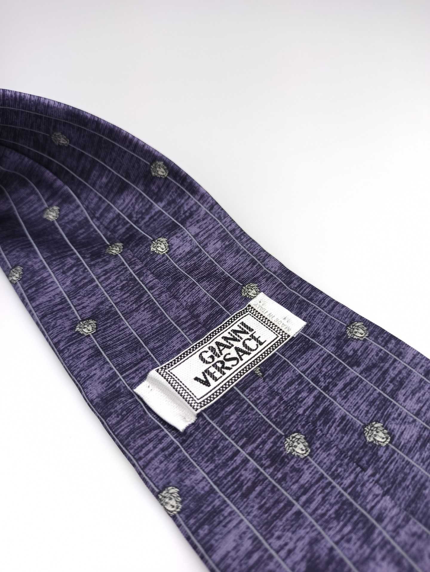 Gianni Versace fioletowy jedwabny krawat w loga