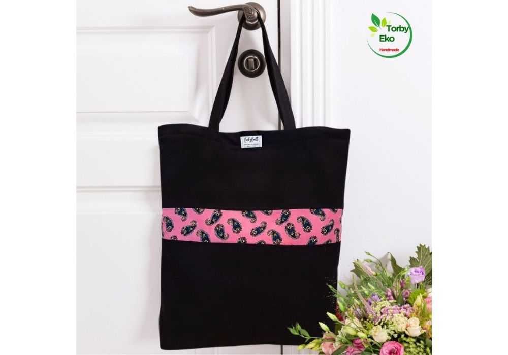 Elegancja i Komfort na Co Dzień – Torba „Navy Blue with a Pink Belt”