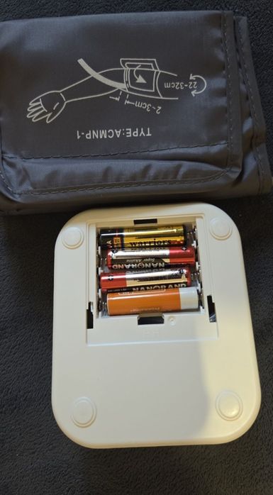 Nowe ciśnieniomierze naramienne z USB