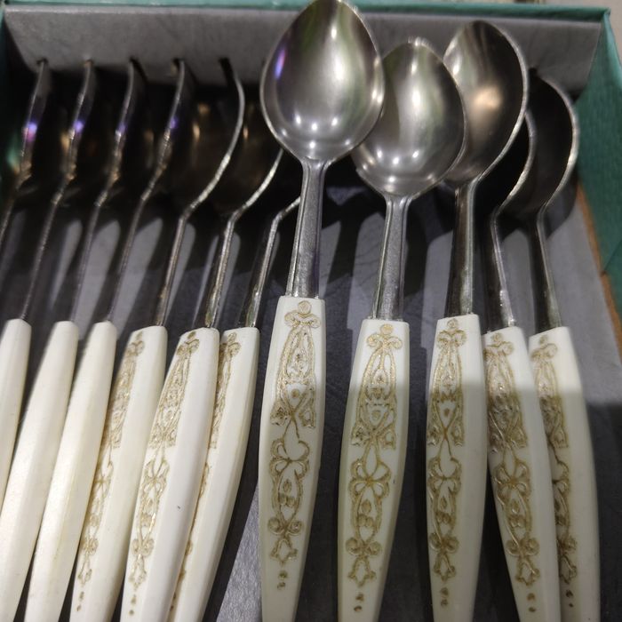 Zestaw łyżeczek do kawy - nowe w oryginalnym pudełku