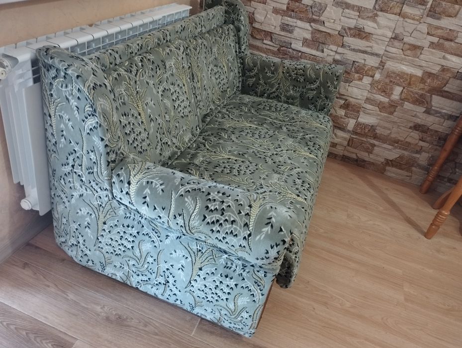 Диван розкладний.