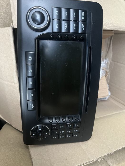 Продам магнитолу Мерседес w164