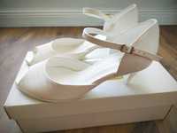Nieużywane buty Wiit białe - ecru ślubne 37 
Powystawowe  model 382