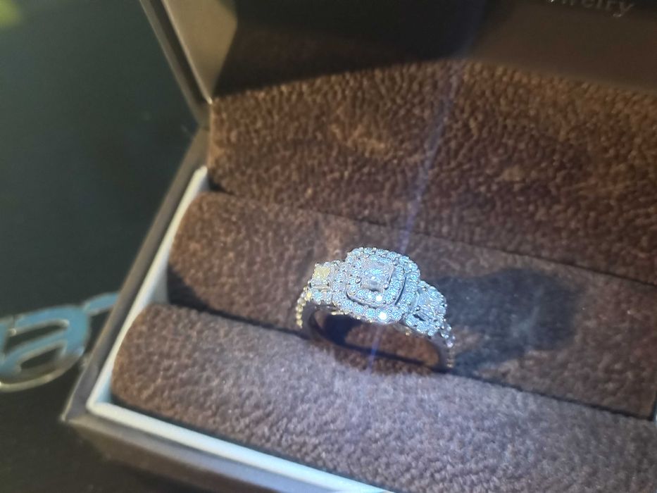 PIERŚCIONEK ZARĘCZYNOWY brylanty 7/8 karata 14K białe złoto