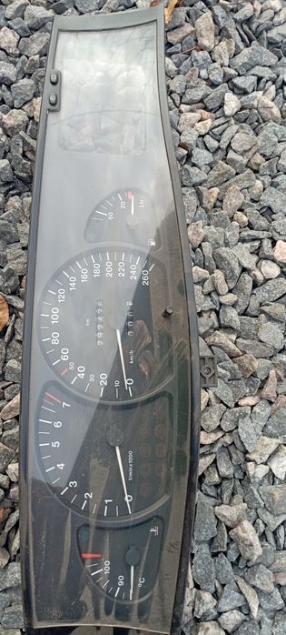 Приборна панель на омегу б. Вектра б