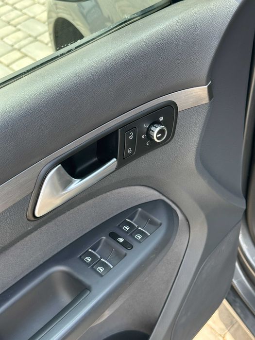 Продам Volkswagen Touran  2013 рік можлива розстрочка,кредит,обмін!