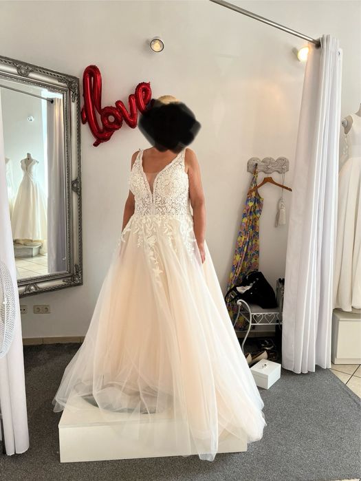 Suknia ślubna tiul koronka koraliki