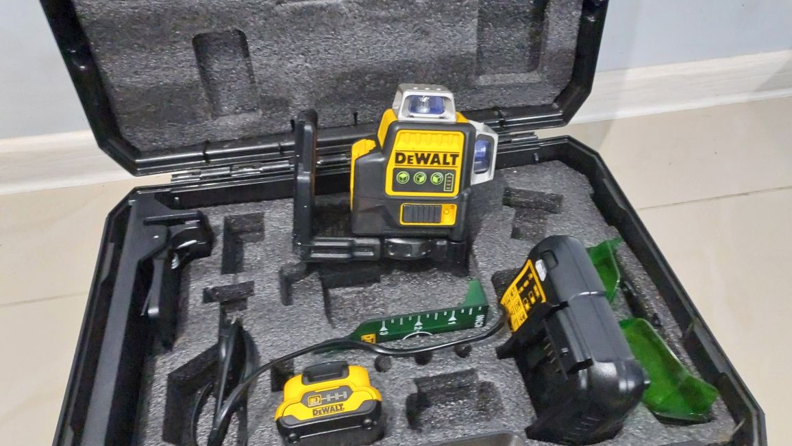 Dewalt Лазерний рівень в кейсі з акумулятором 2 Аг DeWALT DCE089D1G