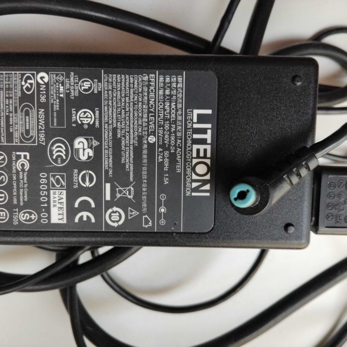 Блок живлення для ноутбука 19 Вольт 4,74А