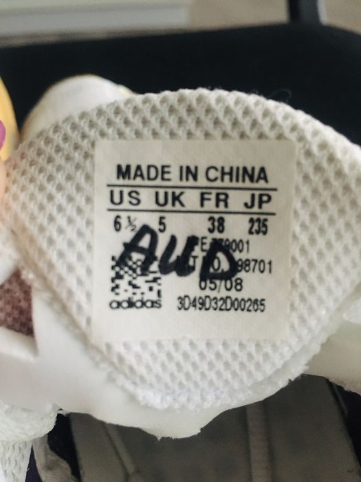 Женская обувь, кроссовки «Adidas”