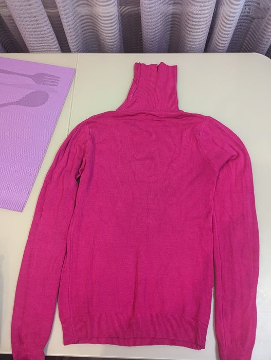 Продам свитера и чёрное трикотажное платье