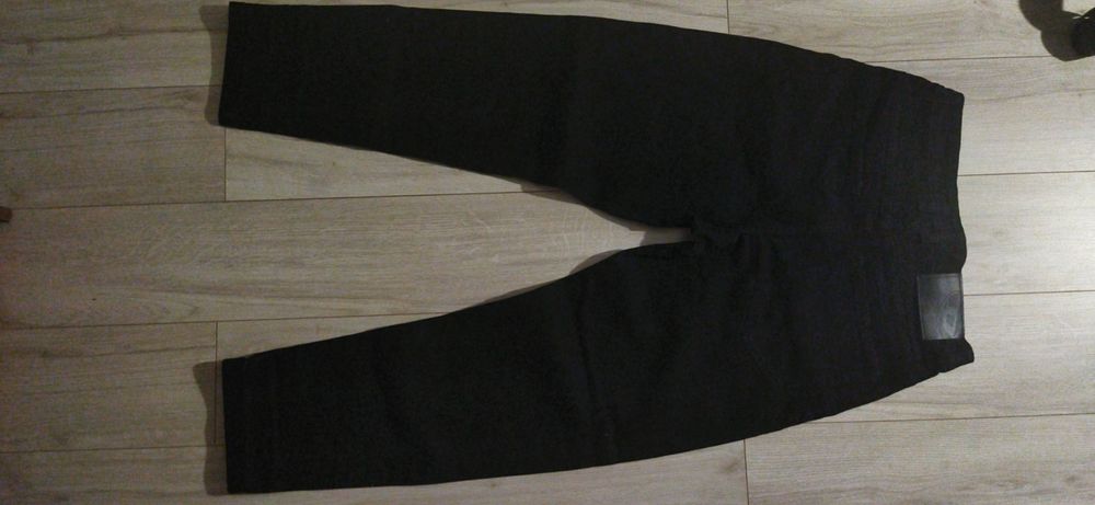 Продам джинси форма мом