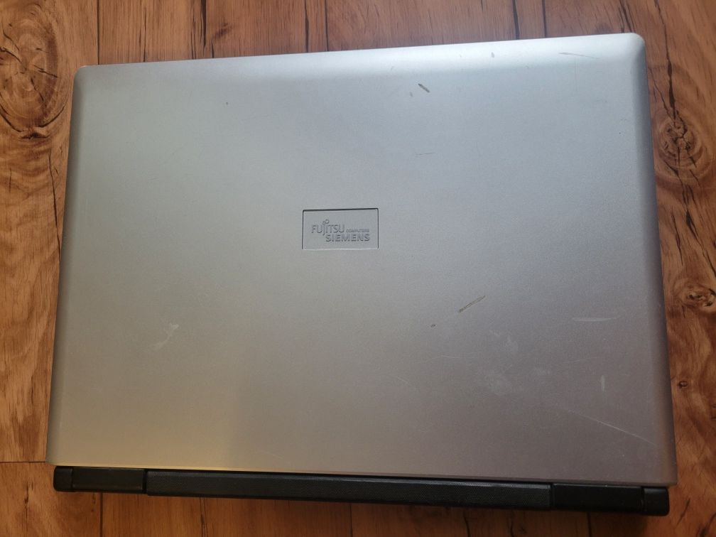 Fujitsu Siemens ноутбук