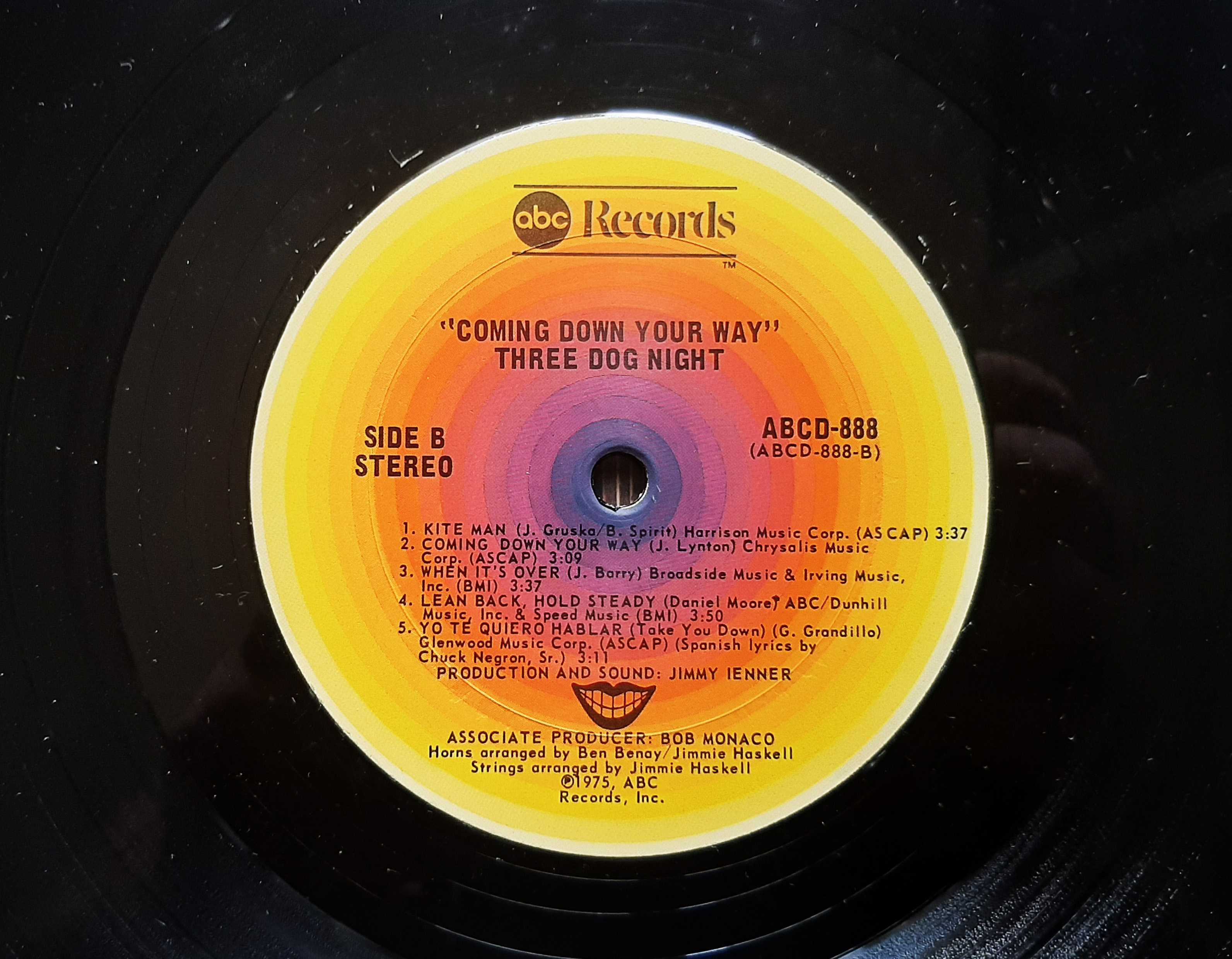 Three Dog Night – Coming Down Your Way - 1975  (USA)