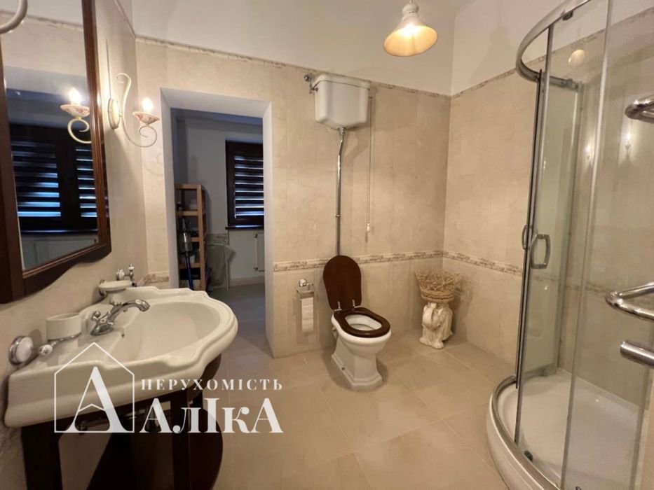 Продам будинок мрії з басейном та неймовірним видом на каньйон