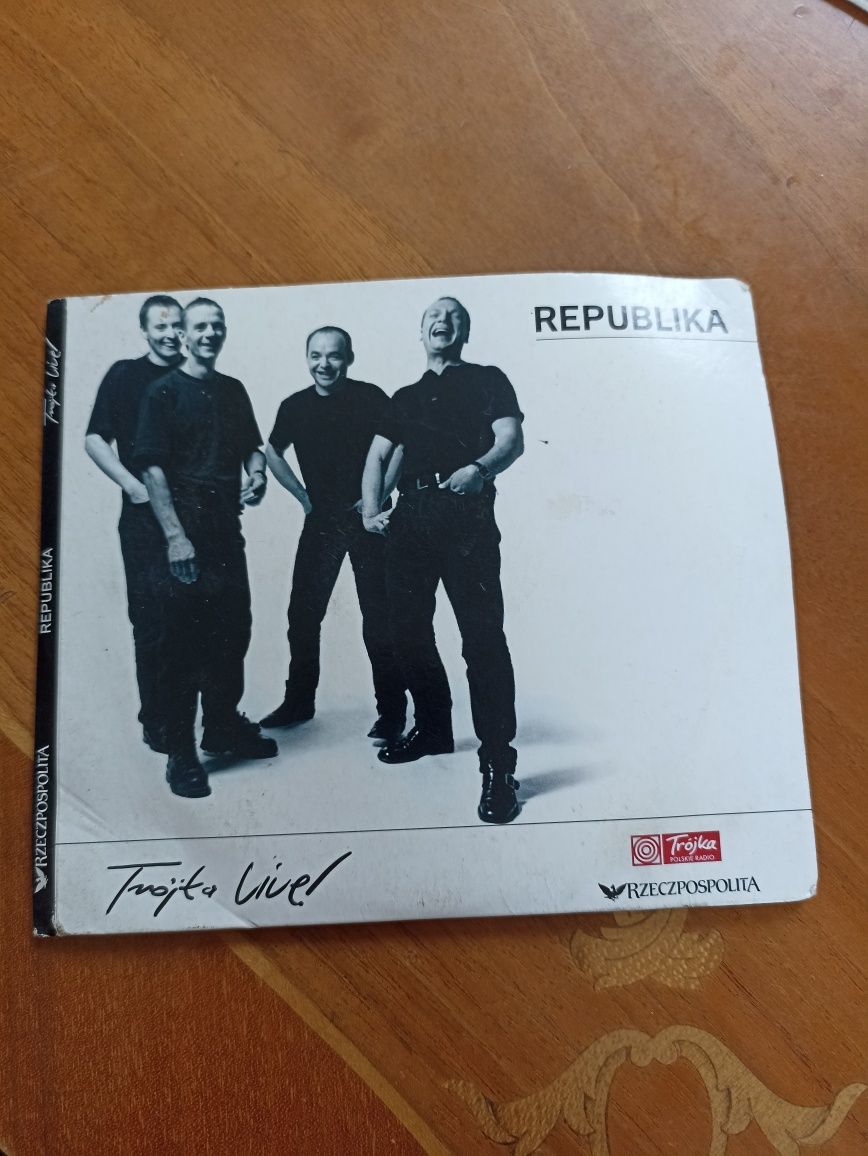 Trójka live! Republika, CD