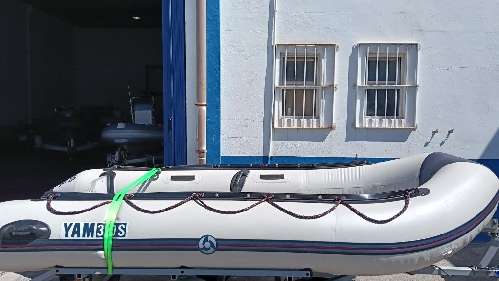 Barco pneumático Yamaha 360
