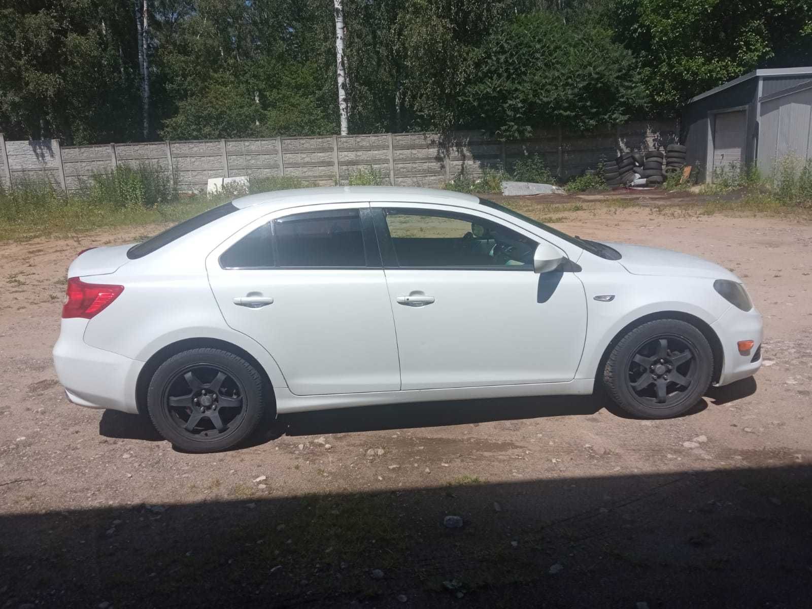 Продам ТЕРМІНОВО  Suzuki Kizashi   2,4 2010р