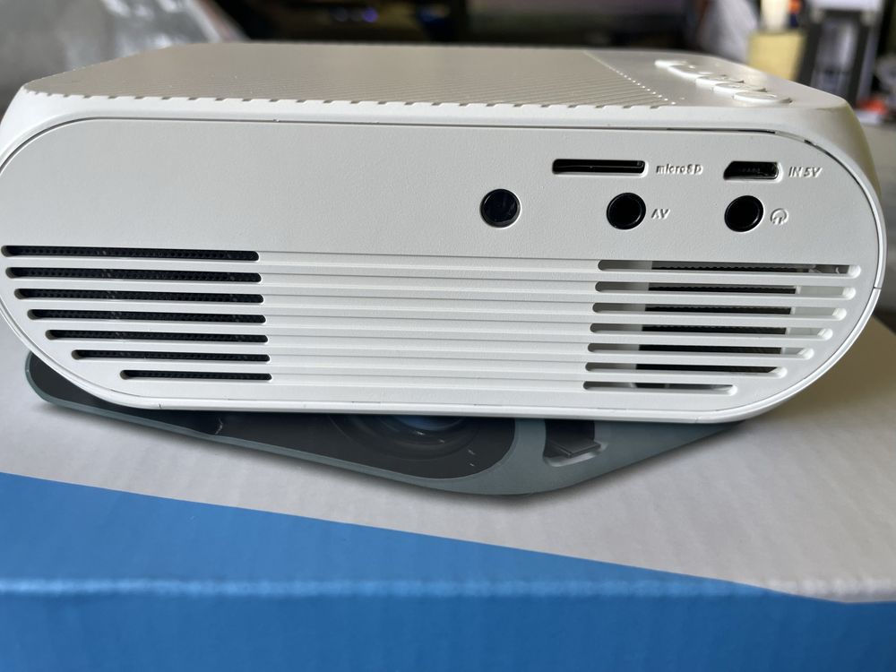 Проектор Projector LED YG-320 Mini 700 lumen