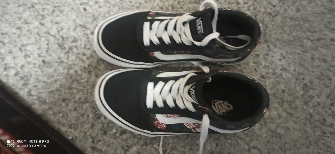 Продам кеды Vans для девочки размер 34 , по стільки 21 см