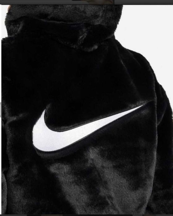 Куртка жiноча мехова чорна -  NIKE SPORTWEAR
